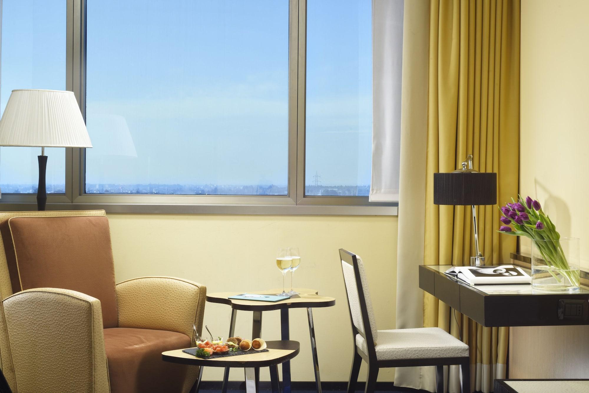 Una Hotels Malpensa Cerro Lago Maggiore Eksteriør billede