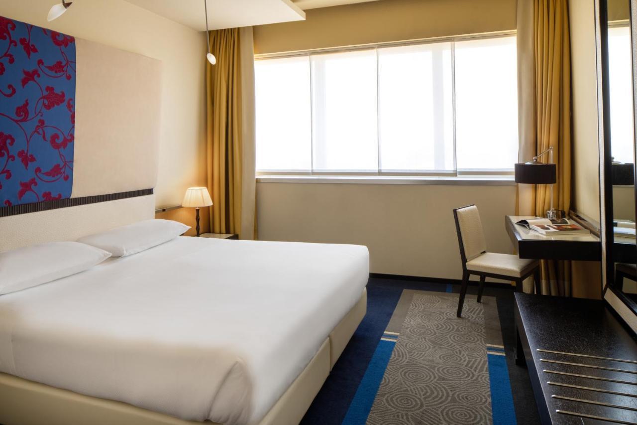 Una Hotels Malpensa Cerro Lago Maggiore Eksteriør billede